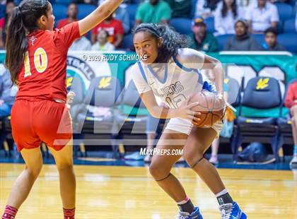 Thumbnail 3 in Cathedral Catholic vs. La Jolla Country Day (CIF SDS Girls Open Divistion Finals) photogallery.