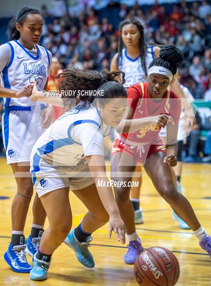 Thumbnail 2 in Cathedral Catholic vs. La Jolla Country Day (CIF SDS Girls Open Divistion Finals) photogallery.