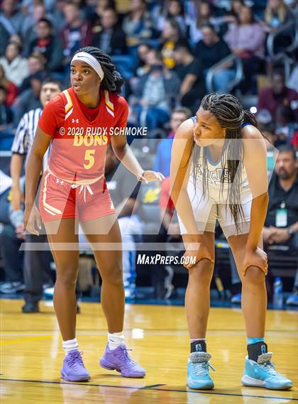 Thumbnail 2 in Cathedral Catholic vs. La Jolla Country Day (CIF SDS Girls Open Divistion Finals) photogallery.