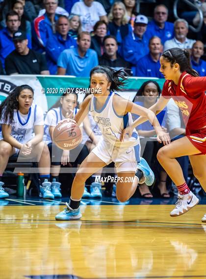 Thumbnail 3 in Cathedral Catholic vs. La Jolla Country Day (CIF SDS Girls Open Divistion Finals) photogallery.