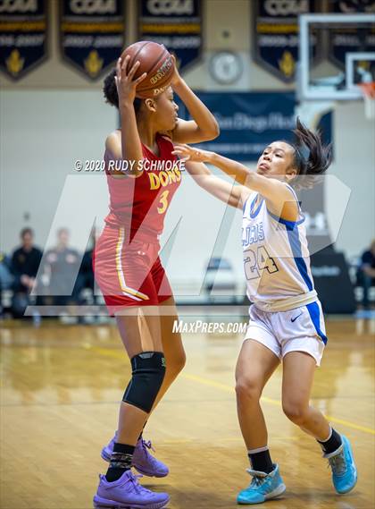 Thumbnail 2 in Cathedral Catholic vs. La Jolla Country Day (CIF SDS Girls Open Divistion Finals) photogallery.