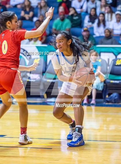 Thumbnail 1 in Cathedral Catholic vs. La Jolla Country Day (CIF SDS Girls Open Divistion Finals) photogallery.