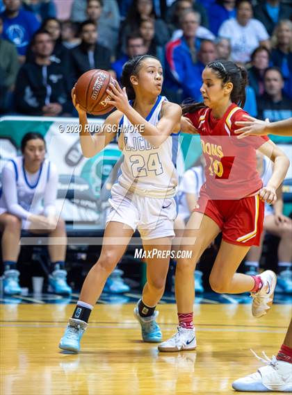 Thumbnail 1 in Cathedral Catholic vs. La Jolla Country Day (CIF SDS Girls Open Divistion Finals) photogallery.