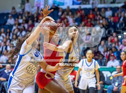 Thumbnail 3 in Cathedral Catholic vs. La Jolla Country Day (CIF SDS Girls Open Divistion Finals) photogallery.