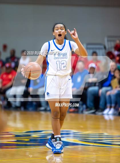 Thumbnail 2 in Cathedral Catholic vs. La Jolla Country Day (CIF SDS Girls Open Divistion Finals) photogallery.