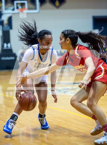 Thumbnail 1 in Cathedral Catholic vs. La Jolla Country Day (CIF SDS Girls Open Divistion Finals) photogallery.