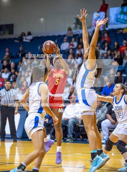 Thumbnail 2 in Cathedral Catholic vs. La Jolla Country Day (CIF SDS Girls Open Divistion Finals) photogallery.
