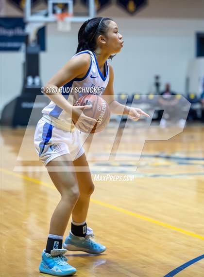 Thumbnail 3 in Cathedral Catholic vs. La Jolla Country Day (CIF SDS Girls Open Divistion Finals) photogallery.