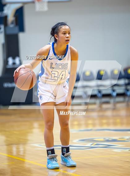 Thumbnail 2 in Cathedral Catholic vs. La Jolla Country Day (CIF SDS Girls Open Divistion Finals) photogallery.