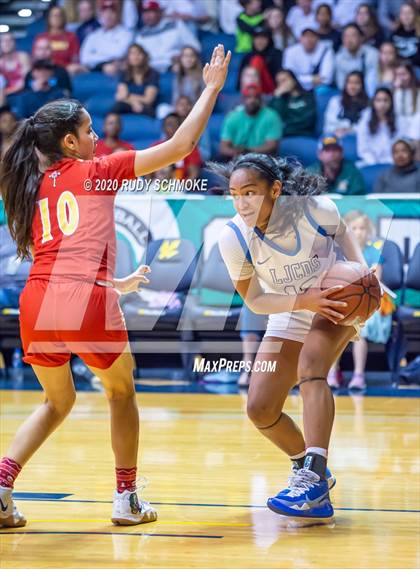 Thumbnail 3 in Cathedral Catholic vs. La Jolla Country Day (CIF SDS Girls Open Divistion Finals) photogallery.