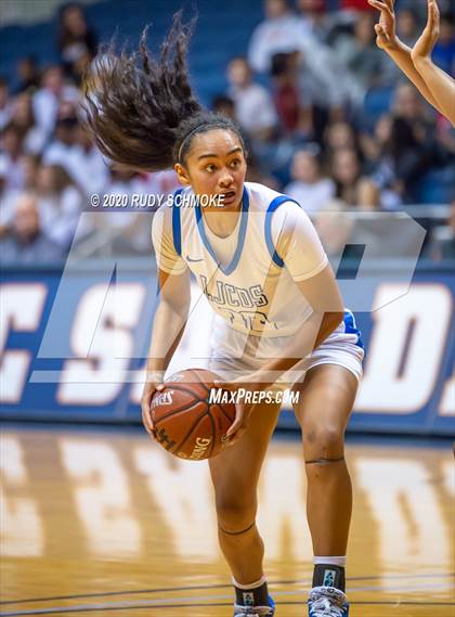 Thumbnail 1 in Cathedral Catholic vs. La Jolla Country Day (CIF SDS Girls Open Divistion Finals) photogallery.