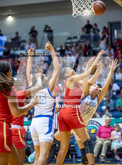 Thumbnail 2 in Cathedral Catholic vs. La Jolla Country Day (CIF SDS Girls Open Divistion Finals) photogallery.