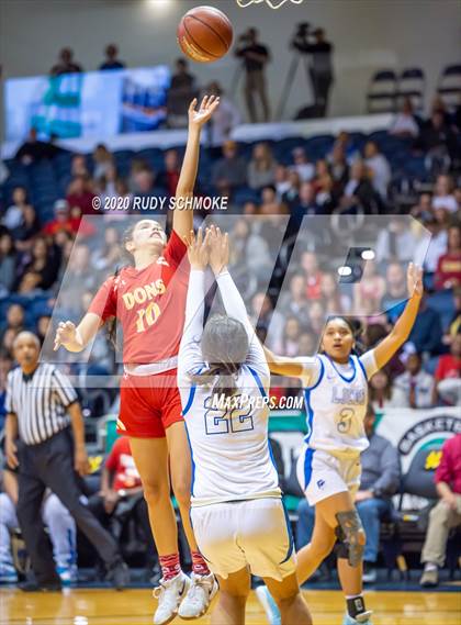 Thumbnail 3 in Cathedral Catholic vs. La Jolla Country Day (CIF SDS Girls Open Divistion Finals) photogallery.