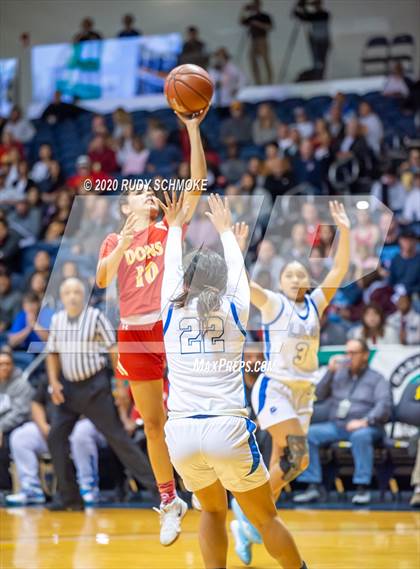 Thumbnail 2 in Cathedral Catholic vs. La Jolla Country Day (CIF SDS Girls Open Divistion Finals) photogallery.