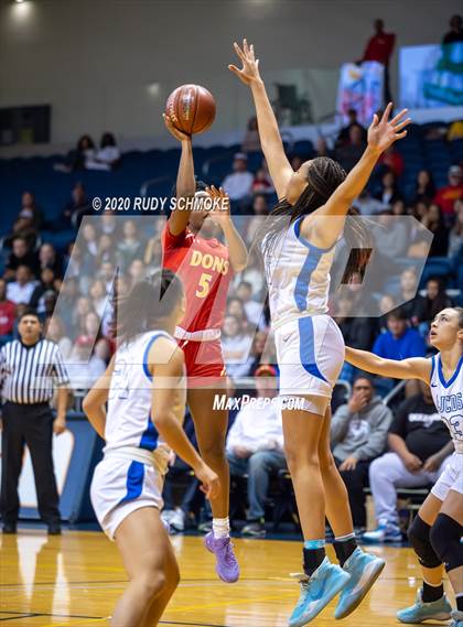 Thumbnail 3 in Cathedral Catholic vs. La Jolla Country Day (CIF SDS Girls Open Divistion Finals) photogallery.