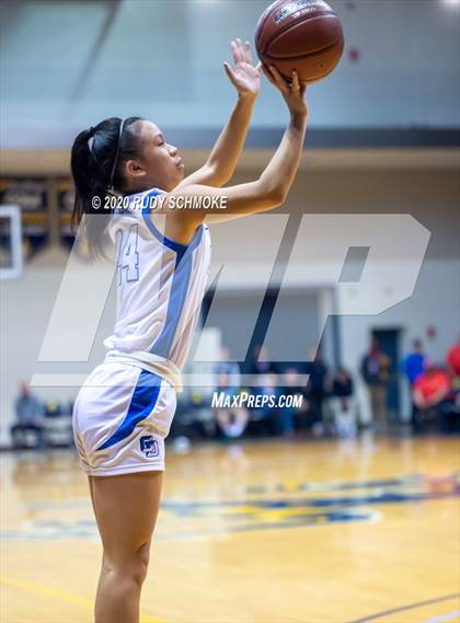 Thumbnail 1 in Cathedral Catholic vs. La Jolla Country Day (CIF SDS Girls Open Divistion Finals) photogallery.