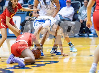 Thumbnail 3 in Cathedral Catholic vs. La Jolla Country Day (CIF SDS Girls Open Divistion Finals) photogallery.