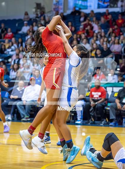 Thumbnail 1 in Cathedral Catholic vs. La Jolla Country Day (CIF SDS Girls Open Divistion Finals) photogallery.