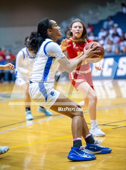 Thumbnail 3 in Cathedral Catholic vs. La Jolla Country Day (CIF SDS Girls Open Divistion Finals) photogallery.