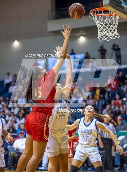 Thumbnail 2 in Cathedral Catholic vs. La Jolla Country Day (CIF SDS Girls Open Divistion Finals) photogallery.