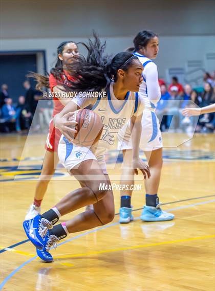 Thumbnail 1 in Cathedral Catholic vs. La Jolla Country Day (CIF SDS Girls Open Divistion Finals) photogallery.