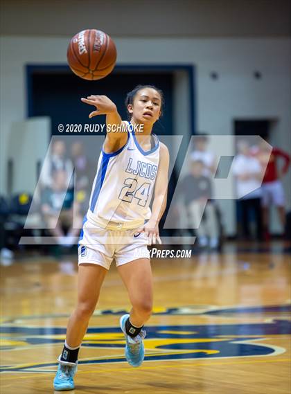 Thumbnail 2 in Cathedral Catholic vs. La Jolla Country Day (CIF SDS Girls Open Divistion Finals) photogallery.