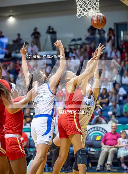 Thumbnail 3 in Cathedral Catholic vs. La Jolla Country Day (CIF SDS Girls Open Divistion Finals) photogallery.