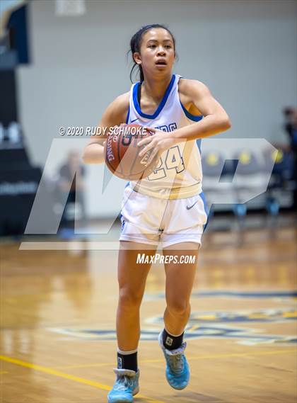 Thumbnail 3 in Cathedral Catholic vs. La Jolla Country Day (CIF SDS Girls Open Divistion Finals) photogallery.