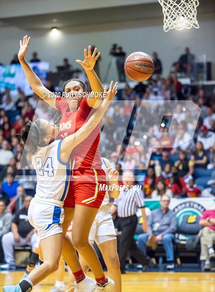 Thumbnail 2 in Cathedral Catholic vs. La Jolla Country Day (CIF SDS Girls Open Divistion Finals) photogallery.