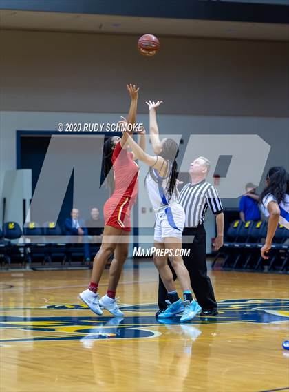 Thumbnail 2 in Cathedral Catholic vs. La Jolla Country Day (CIF SDS Girls Open Divistion Finals) photogallery.