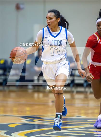 Thumbnail 3 in Cathedral Catholic vs. La Jolla Country Day (CIF SDS Girls Open Divistion Finals) photogallery.