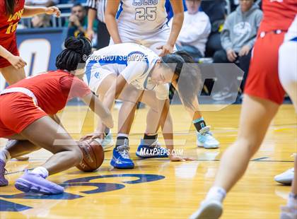 Thumbnail 2 in Cathedral Catholic vs. La Jolla Country Day (CIF SDS Girls Open Divistion Finals) photogallery.