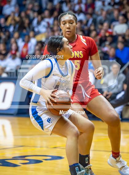 Thumbnail 2 in Cathedral Catholic vs. La Jolla Country Day (CIF SDS Girls Open Divistion Finals) photogallery.