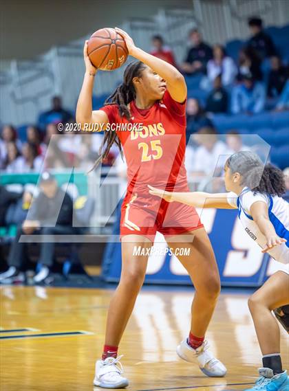 Thumbnail 2 in Cathedral Catholic vs. La Jolla Country Day (CIF SDS Girls Open Divistion Finals) photogallery.
