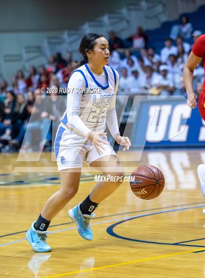 Thumbnail 1 in Cathedral Catholic vs. La Jolla Country Day (CIF SDS Girls Open Divistion Finals) photogallery.