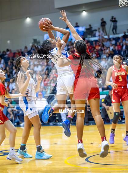 Thumbnail 3 in Cathedral Catholic vs. La Jolla Country Day (CIF SDS Girls Open Divistion Finals) photogallery.