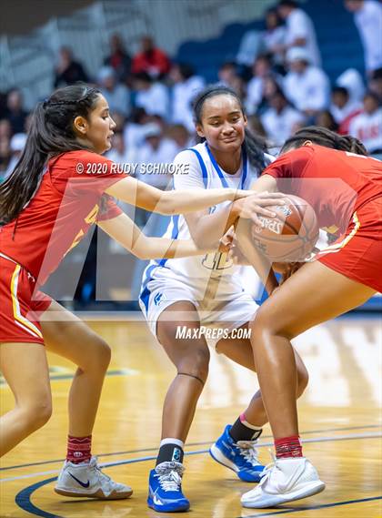 Thumbnail 2 in Cathedral Catholic vs. La Jolla Country Day (CIF SDS Girls Open Divistion Finals) photogallery.