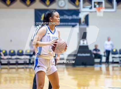 Thumbnail 2 in Cathedral Catholic vs. La Jolla Country Day (CIF SDS Girls Open Divistion Finals) photogallery.