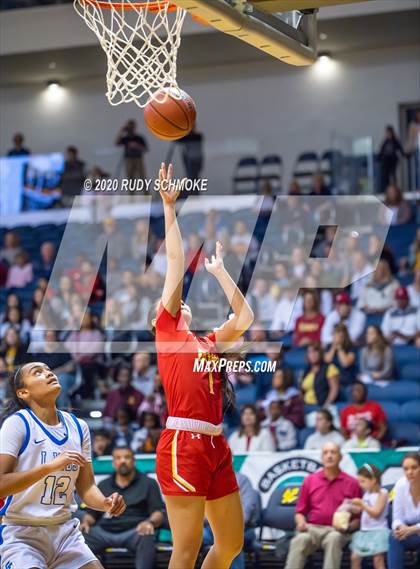 Thumbnail 1 in Cathedral Catholic vs. La Jolla Country Day (CIF SDS Girls Open Divistion Finals) photogallery.