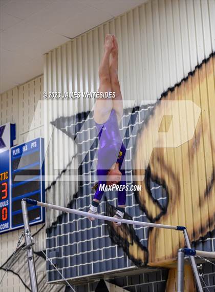 Thumbnail 1 in VHSL Occoquan Region 6C Championships photogallery.