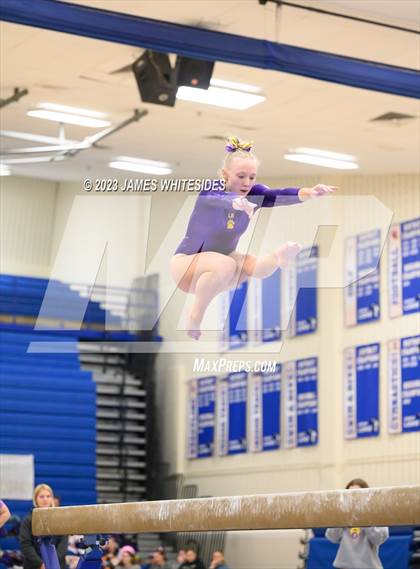 Thumbnail 3 in VHSL Occoquan Region 6C Championships photogallery.