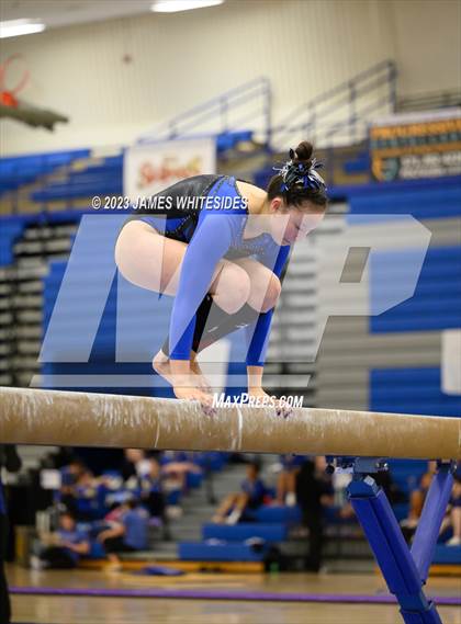 Thumbnail 1 in VHSL Occoquan Region 6C Championships photogallery.