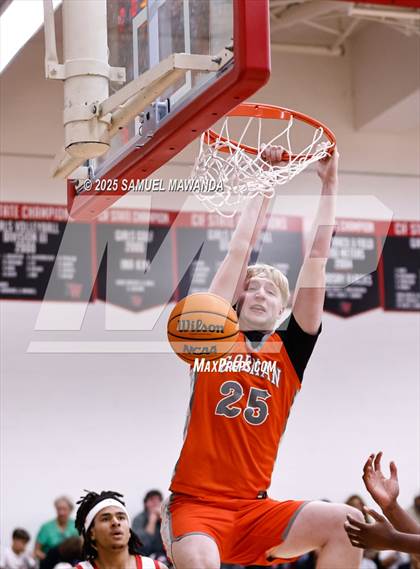 Thumbnail 2 in Harvard-Westlake vs Bishop Gorman (Harvard-Westlake Winter Showcase) photogallery.
