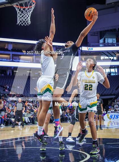Thumbnail 3 in Sacramento vs. Vanden (CIF SJS D-3 Final) photogallery.