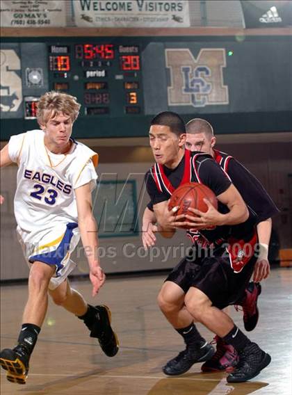 Thumbnail 3 in Logan vs. Bakersfield Christian (MaxPreps Holiday Classic) photogallery.