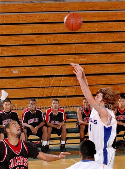 Thumbnail 2 in Logan vs. Bakersfield Christian (MaxPreps Holiday Classic) photogallery.