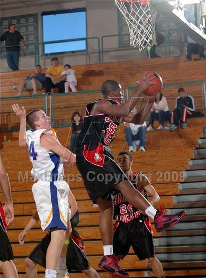 Thumbnail 2 in Logan vs. Bakersfield Christian (MaxPreps Holiday Classic) photogallery.