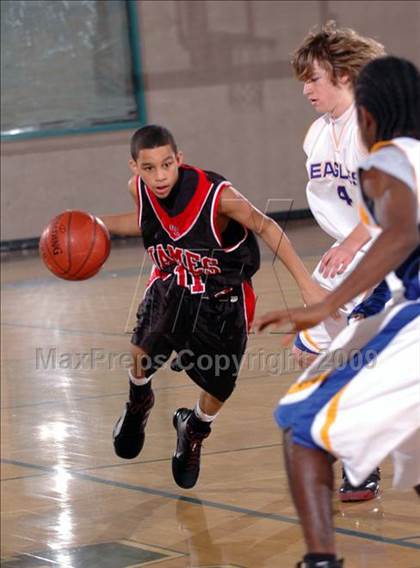 Thumbnail 1 in Logan vs. Bakersfield Christian (MaxPreps Holiday Classic) photogallery.