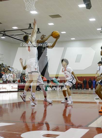 Thumbnail 3 in Harvard-Westlake vs. Notre Dame (SO) photogallery.