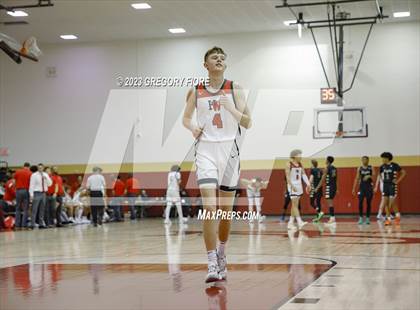 Thumbnail 3 in Harvard-Westlake vs. Notre Dame (SO) photogallery.